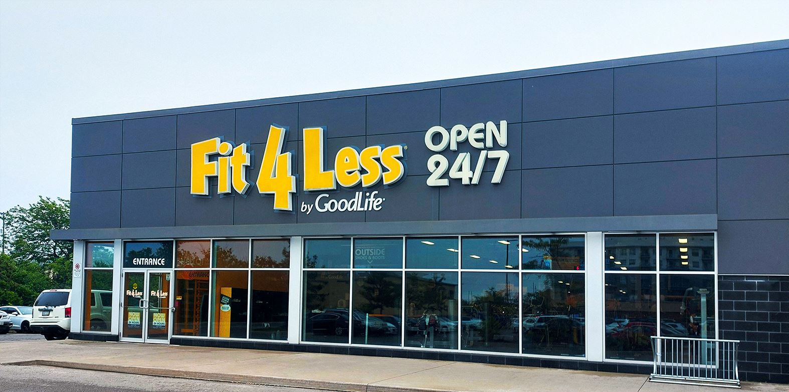 Exterior of a 24/7 Fit4Less Gym