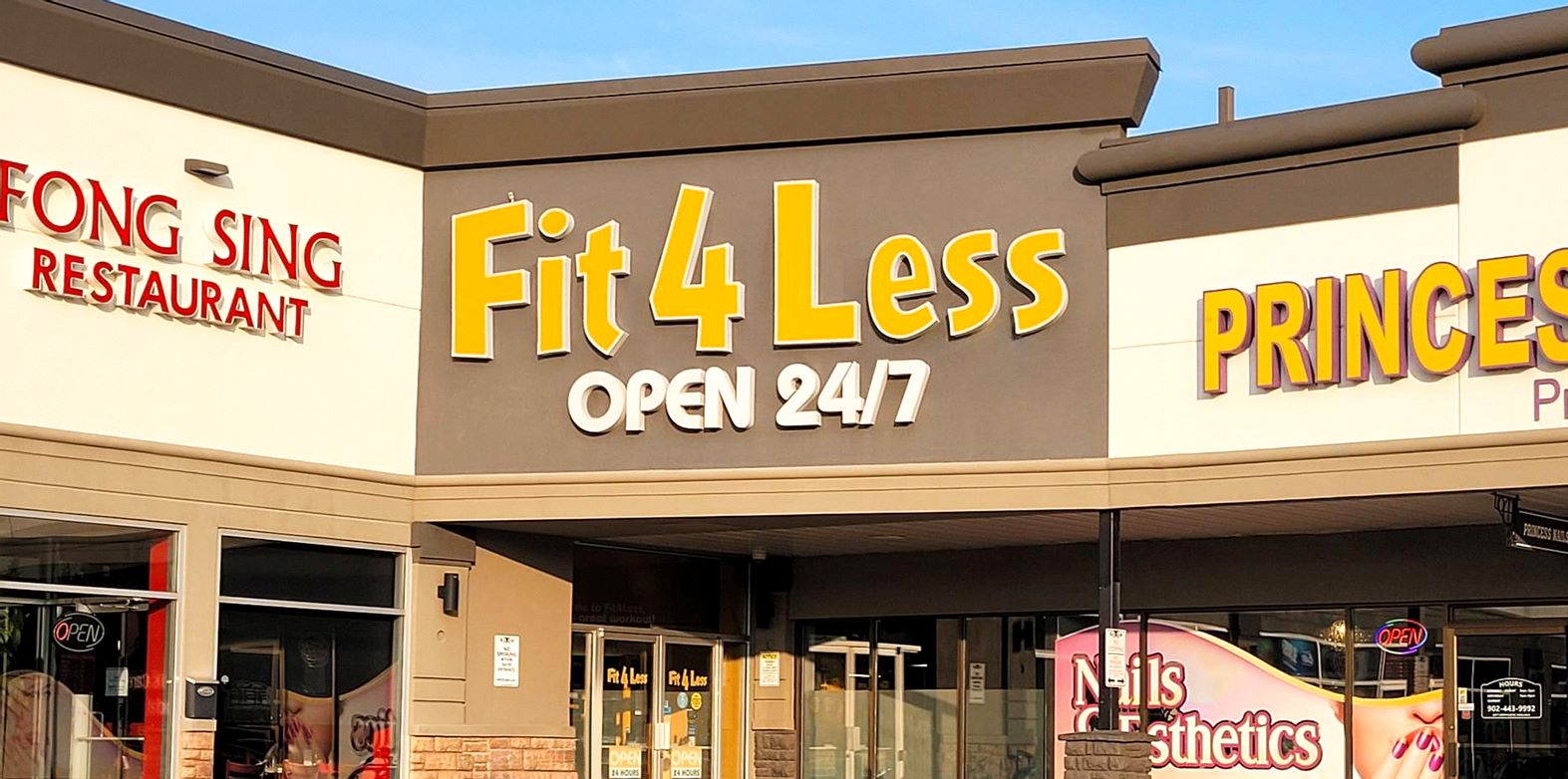 Exterior of a 24/7 Fit4Less Gym